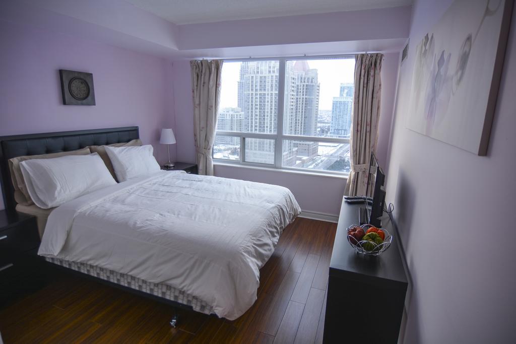 Maplewood Suites - Square One Mississauga Zimmer foto