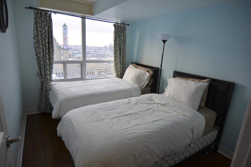 Maplewood Suites - Square One Mississauga Zimmer foto