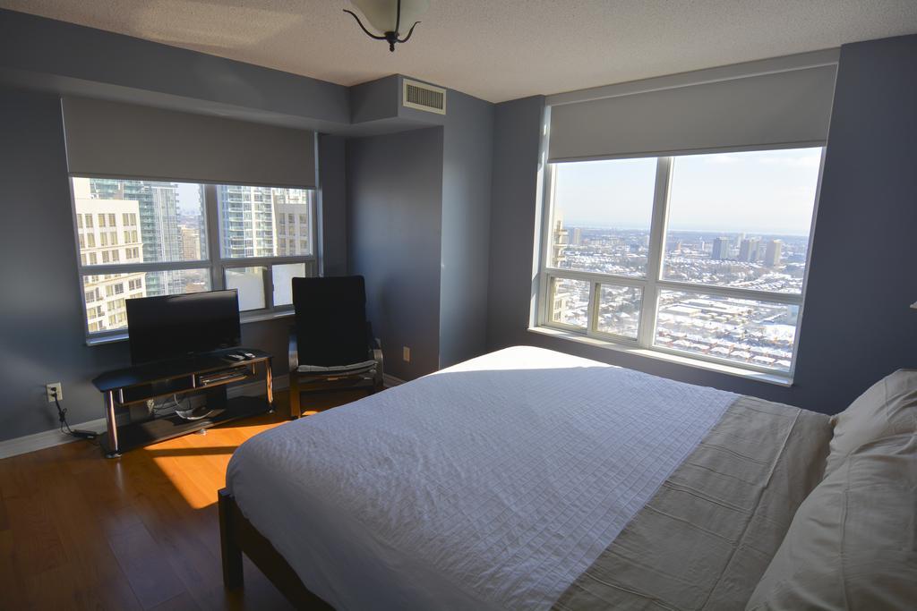 Maplewood Suites - Square One Mississauga Zimmer foto