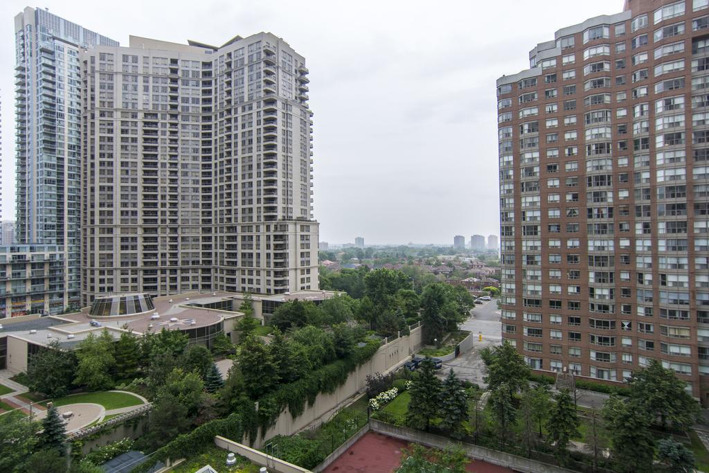 Maplewood Suites - Square One Mississauga Zimmer foto