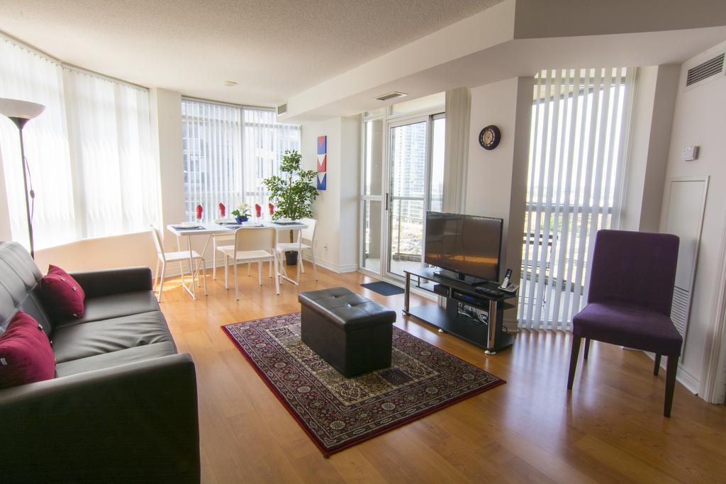 Maplewood Suites - Square One Mississauga Zimmer foto